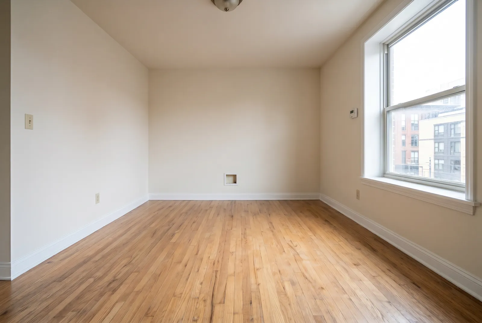 Move-out apartment after a Spotless professional clean